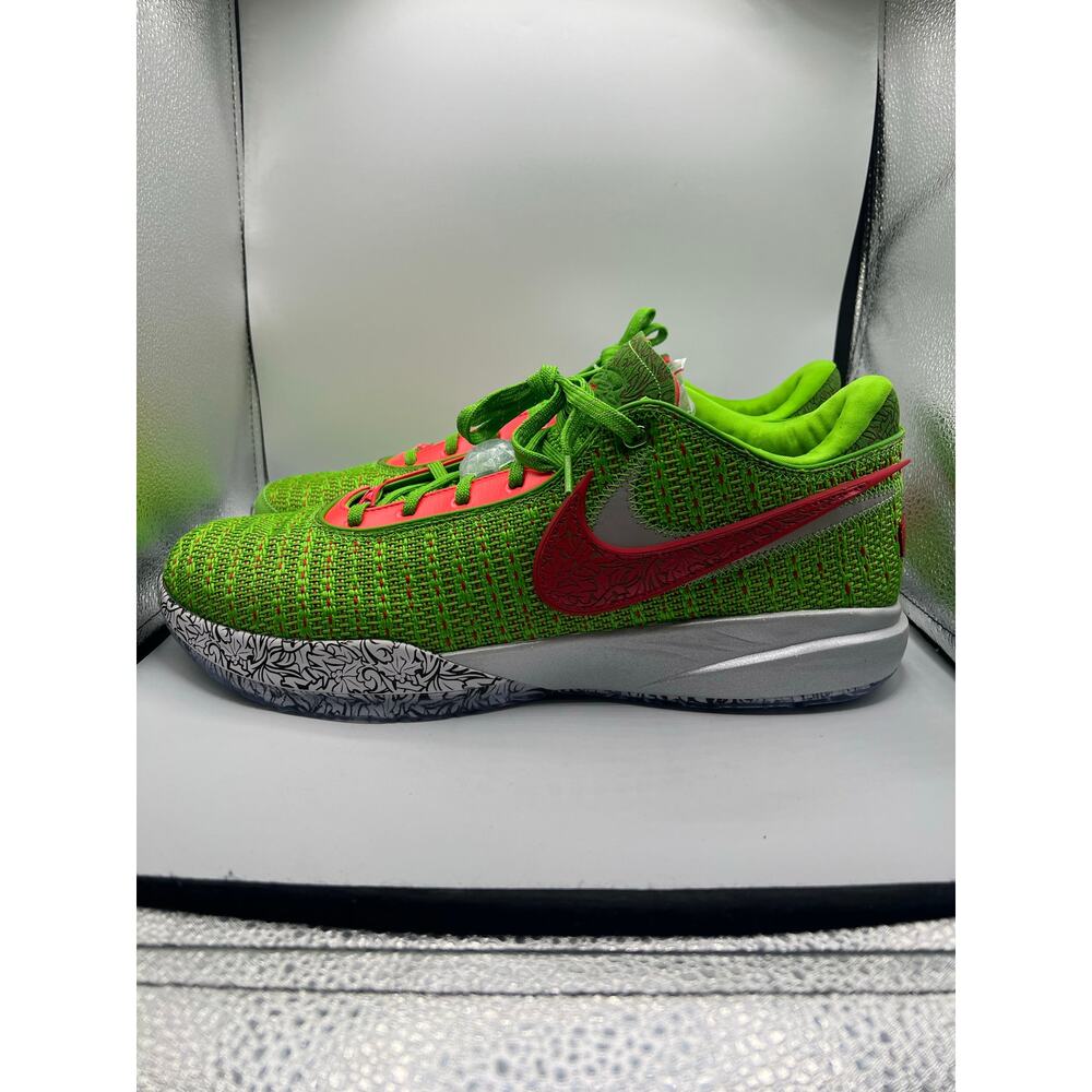 Nike LeBron 20 “Stocking Stuffer” size 16 men’s